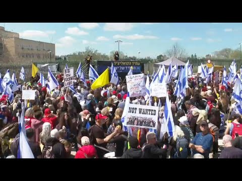 Protest outside Knesset as govt holds confidence vote on attorney general | AFP