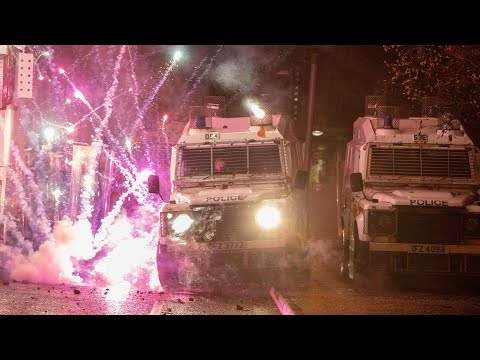 Northern Ireland: Police blast rioters with water cannon in seventh night of unrest