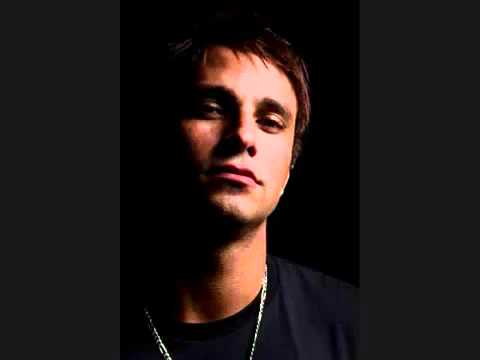 cierra los ojos FANATIKDA