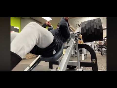 HOW MUCH WEIGHT IS JAY SAVAGE HACK SQUATING!? #viral #shorts #youtubeshorts 