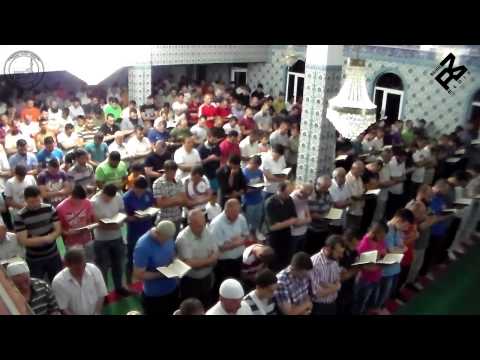 Nata e parë e namazit të teravive në Xhaminë "Xhura".