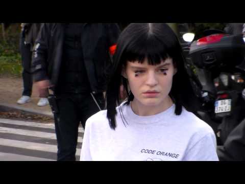 Top model Hannah Elyse @ Paris 7 october 2015 / Vuitton Fashion Week