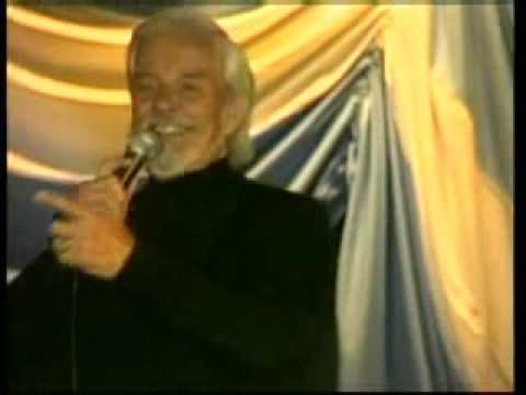 ENRIQUE DUMAS " POR UNA CABEZA "