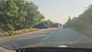 Опрокинулся тягач с цистерной масла: подробности ДТП под Николаевом