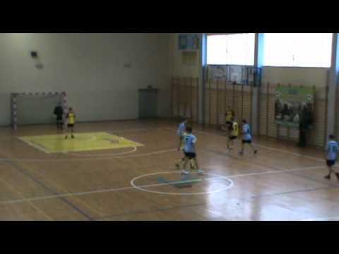 [30.12.10r]HTPN Limanowa kat. Trampkarze Starsi - Półfinał: Płomień - Limanovia (1 połowa)