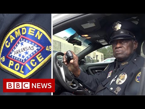 شرطي يرفض التقاعد رغم بلوغه سن 91 - فيديو