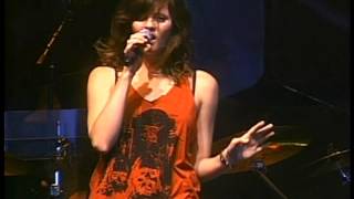 THE DONNAS Take It Off 2009 LiVe