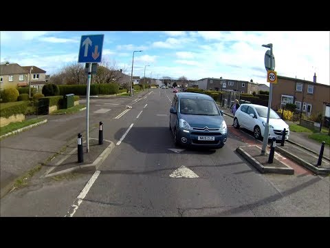 NK15CLZ - Driving at cyclist