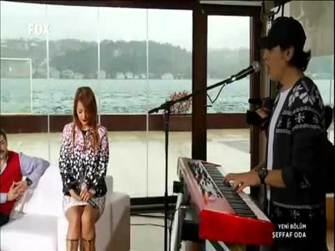 Demet Akalın & Ersay Üner - Yılan (Şeffaf Oda)