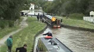 preview picture of video 'Trent & Mersey Canal - Middlewich Locks'