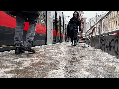 Video Thumbnail: Wien kämpft gegen strengen Frost, Eis auf der Donau gefährdet die Schifffahrt