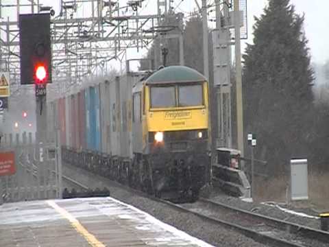 Freightliner 90049 Passes Cheddington With 2-Tone 23/02/2013