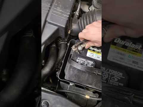 Car Dies While Driving Huh? 🔧👀 SMH😑 #shorts #tevideos #honda #mechanic