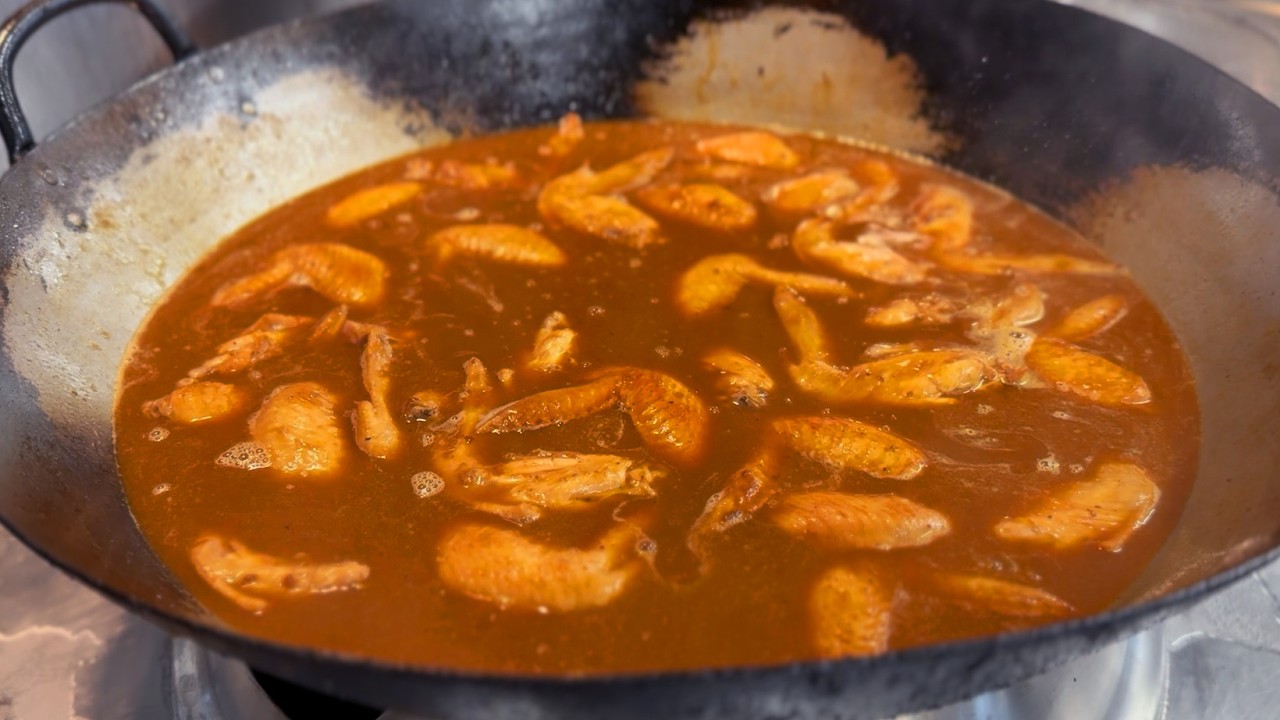 彼は何故カレーに手羽先を入れるのか　No One Asked for Wings in the Curry