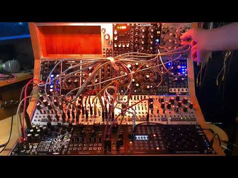 Krell patch using Instruo CSL, AJH Minimod VCO, Black Wavetable VCO,  Maths, Disting mk4 and Batumi.
