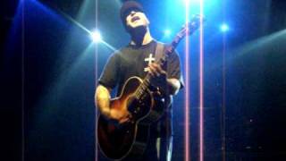 Staind - Intro (acoustic) Vienna Arena 6.2.2009  NO MIC NO AMP !!!