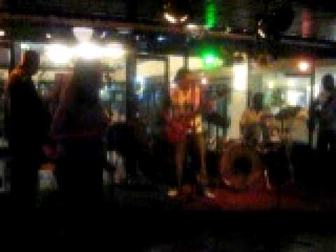 serge entingh optreden(suriname)-la bamba