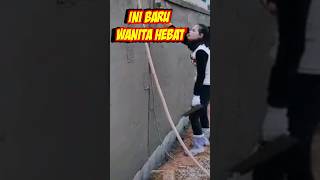 Download lagu Wanita Hebar cantik Jadi Kuli Bangunan #shorts mp3