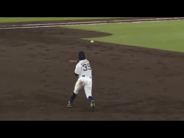 【3回表】そこは抜かせない!! バファローズ・西野 躍動感あふれるナイスプレー!! 2016/5/14 Bs-H