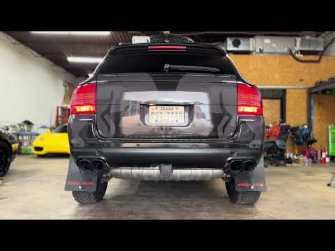 2005 Porsche Cayenne Turbo by BalloonMite