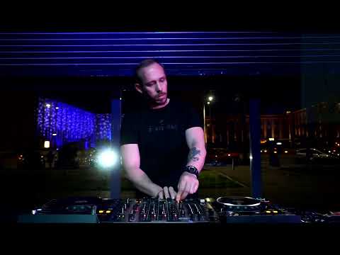 The Blue Oyster: Mi_os / 23.12 / 18 - 19