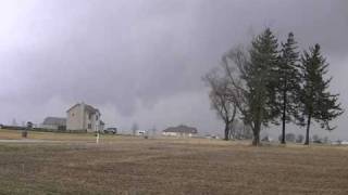 preview picture of video 'Pt 2...December 31, 2010 Tornado Warned T-storm cell Mason county, IL'