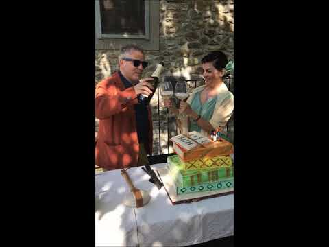 La torta e il brindisi