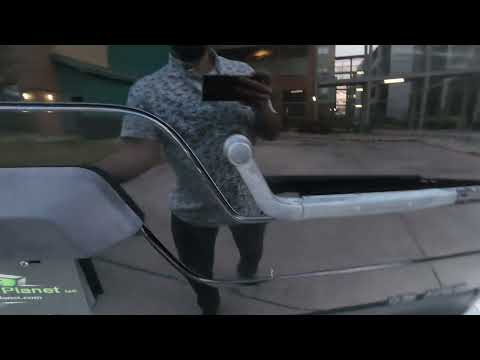 2006 Land Rover LR3 4WD V8 4.4L super smooth ride.