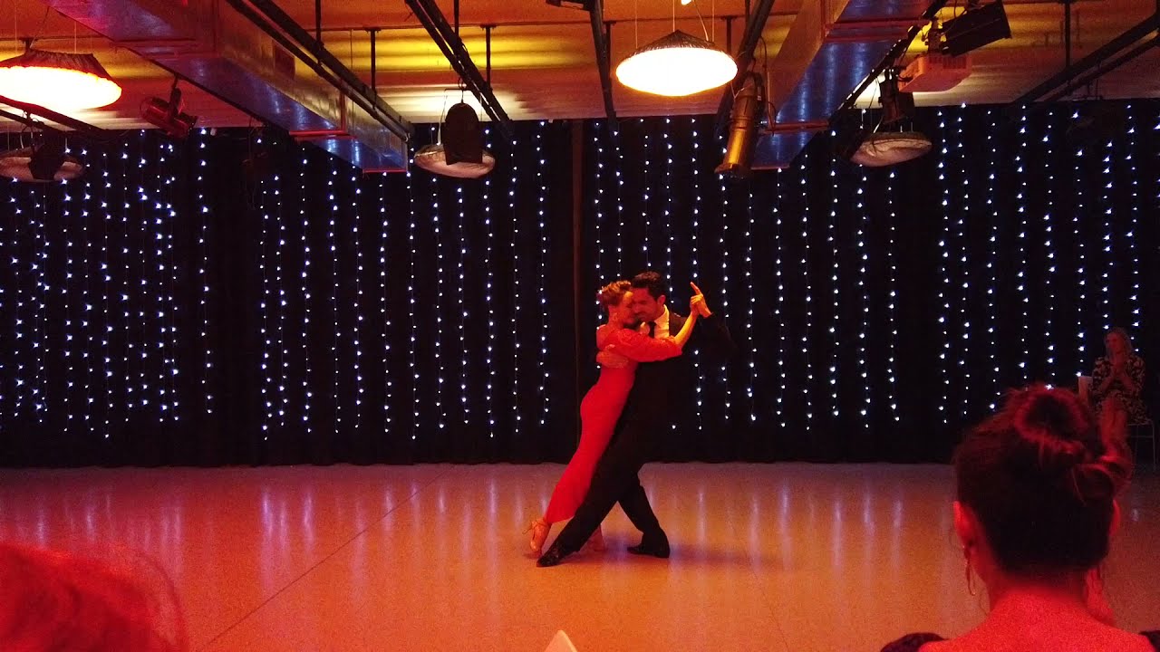 Magdalena Gutierrez & Pablo Velez dance Astor Piazzolla's Decaríssimo