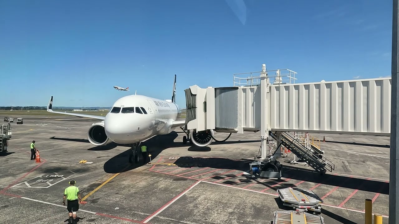 Air New Zealand Domestic Lounge thumbnail