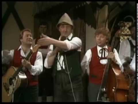 Hias singt "übern Laurenzi Berg"