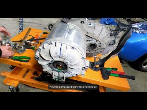 Repairing a Tesla model S engine, replacing the oil seal