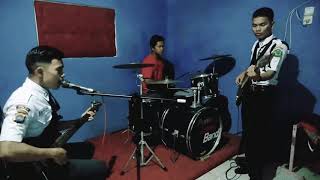 Download lagu Ngeband di studio band mp3