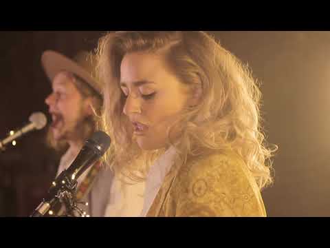 The McKeens - Rockin' All Over The World (Status Quo)