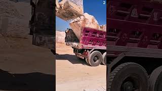 Download lagu Proses memindahkan batu besar dari atas truk menggunakan alat berat #shorts mp3