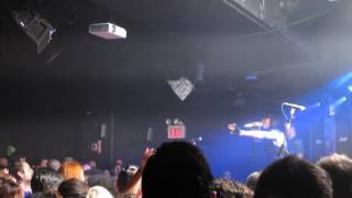 Sleigh Bells- Hyper Dark (Live)