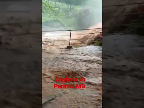 Inundação no Clube Cachoeira do Paraíso em Santana do Paraíso, MG