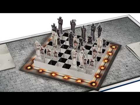 Настольная игра Harry Potter: Pocket Pop-Up Wizard Chess Set video 1