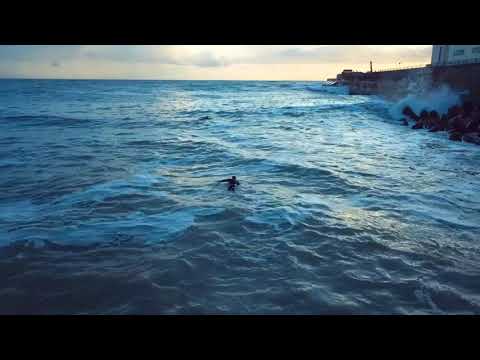 فیلم پهپاد از موج سواران در مارینا برایتون