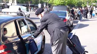 Le trajet en taxi - Cœurs Brûlants, Paris 1968