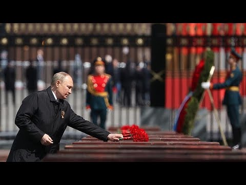 لماذا كان العرض العسكري الروسي قصيراً وكلمة بوتين موجزة في يوم النصر؟