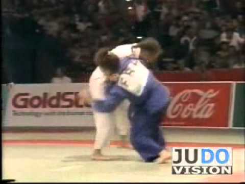 JUDO 1995 European Championships: Karine Petit (FRA) - Jessica Gal (NED)