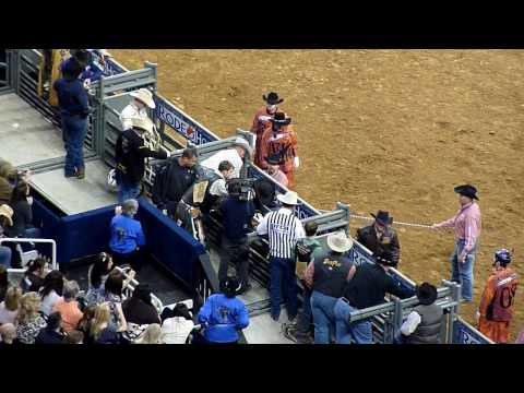 Jesse Bail gets bucked off @ Houston Rodeo