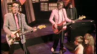 Elvis Costello &amp; The Attractions   Oliver&#39;s Army   Top of the Pops