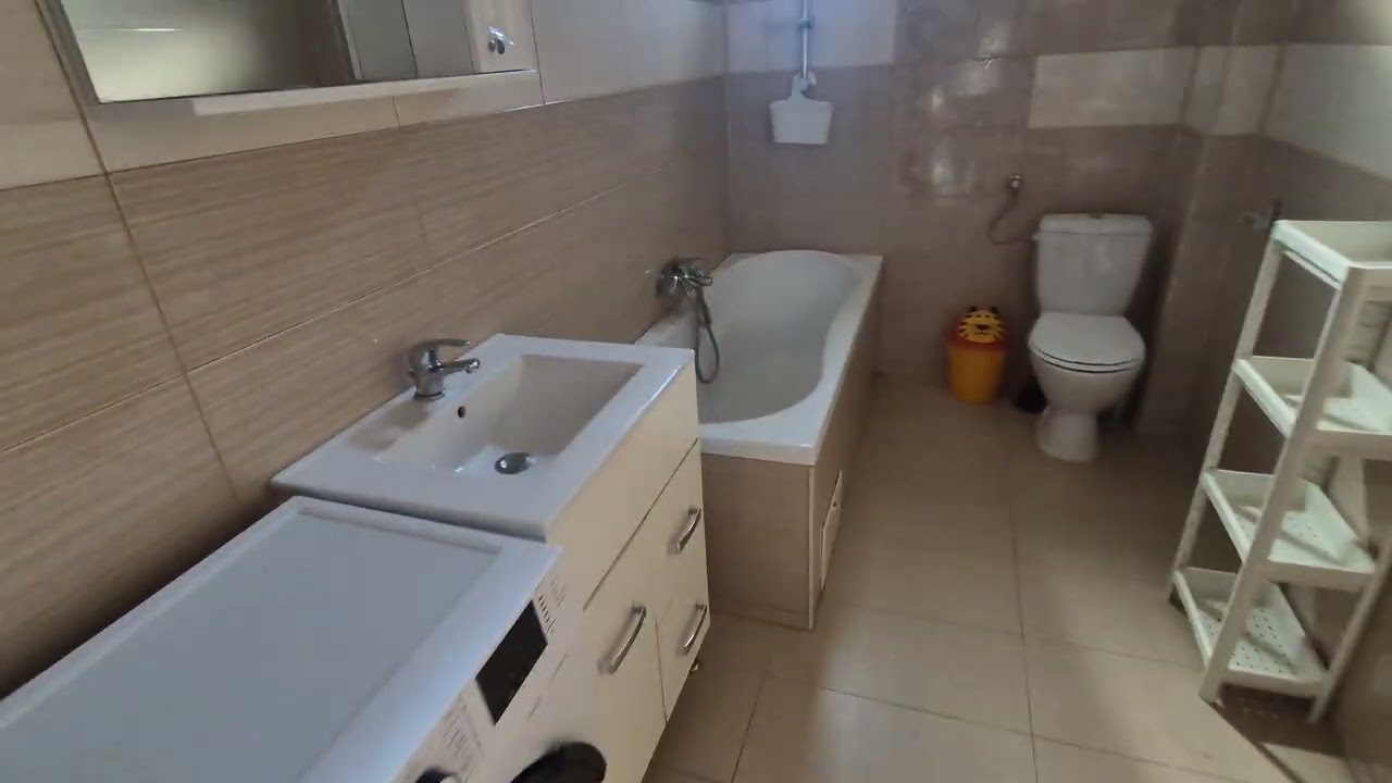 Tur video  Apartament 3 Camere Straulesti in Casa 