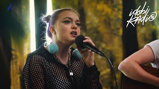 Hey Violet - &quot;Breaking Up With A Friend&quot; (idobi Session)