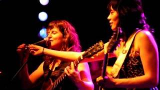 Thao and Mirah &quot;We&#39;re Both So Sorry&quot; Live @ The Record Bar Kansas City