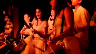 Aline Morales & Maracatu Baque de Bamba