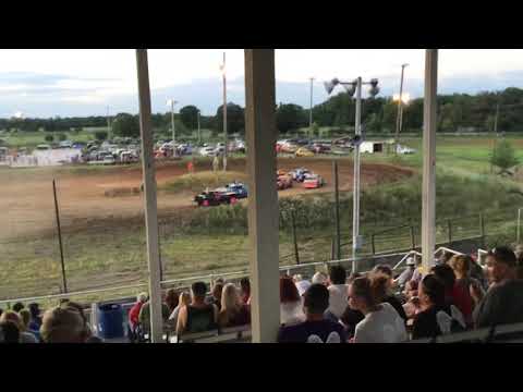 Figure 8 racing in Eldora @ 7pm 8/1/20 Pro Stock Consi Heat