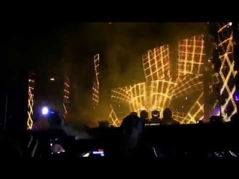 Calvin Harris @ Lolla '14- "I Love It/ Safe and Sound/ Animals/ Summer" HD 8-2-14